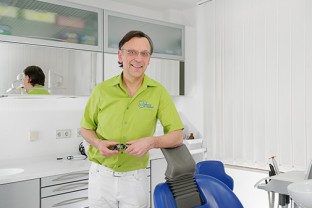Zahnarzt Dr. Klaus Dieter Treuheit Roßtal